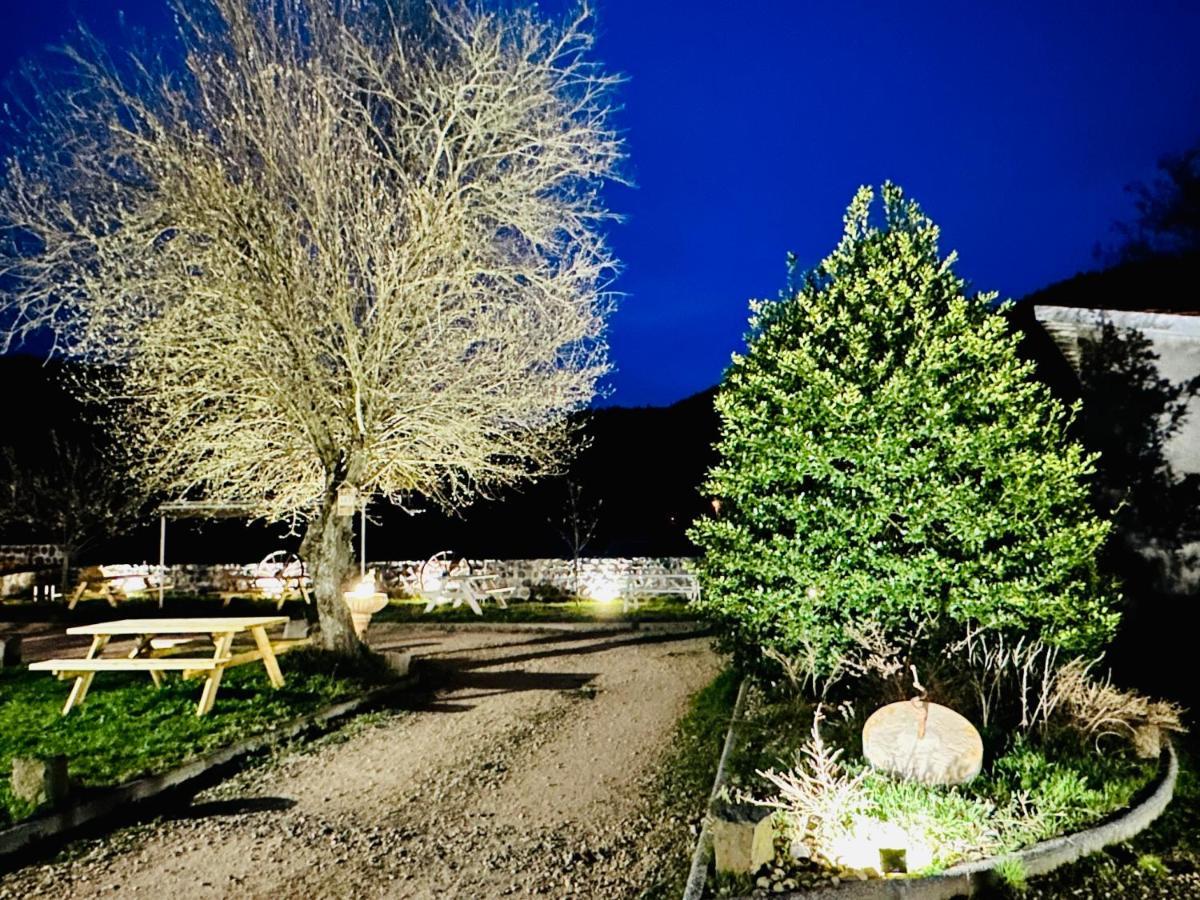 Hl Hotel De La Loire Goudet المظهر الخارجي الصورة